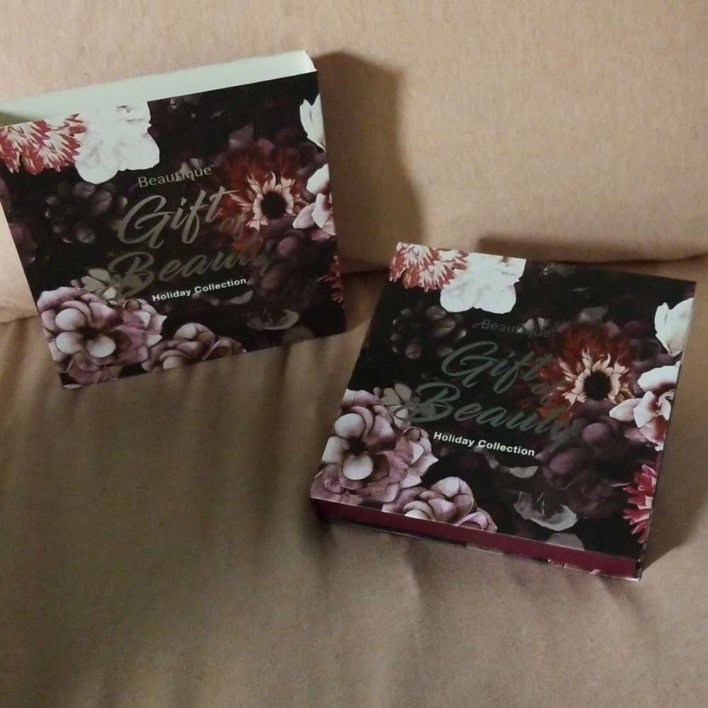 New Gift of Beauty Holiday Collection Makeup Set